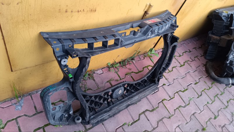 Панель передняя (телевизор) audi A6 СЕДАН