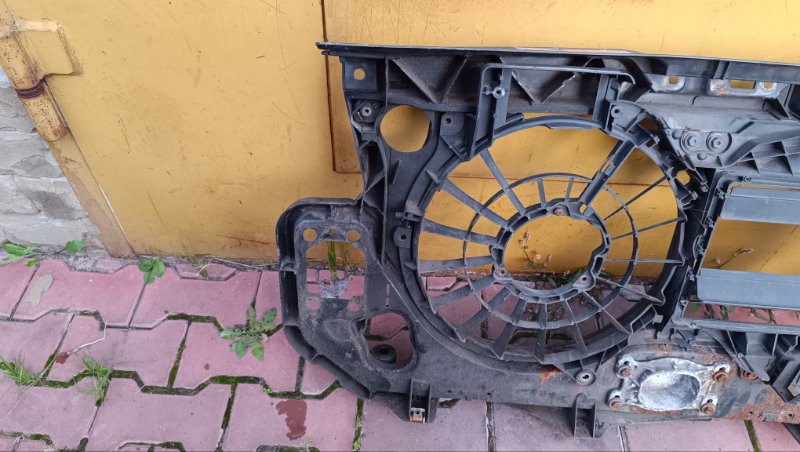 Панель передняя (телевизор) A6 2009 СЕДАН Панель передняя (телевизор) A6 2009 СЕДАН