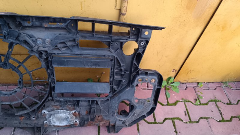 Панель передняя (телевизор) A6 2009 СЕДАН Панель передняя (телевизор) A6 2009 СЕДАН