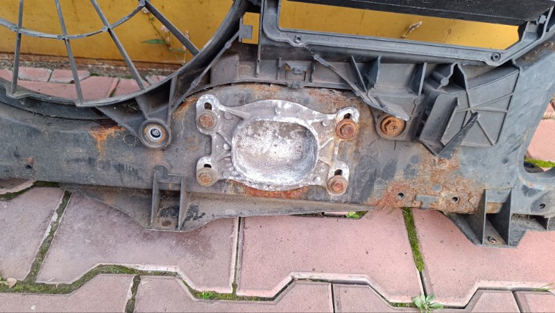 Панель передняя (телевизор) A6 2009 СЕДАН Панель передняя (телевизор) A6 2009 СЕДАН