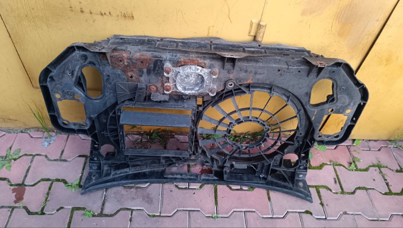 Панель передняя (телевизор) A6 2009 СЕДАН Панель передняя (телевизор) A6 2009 СЕДАН