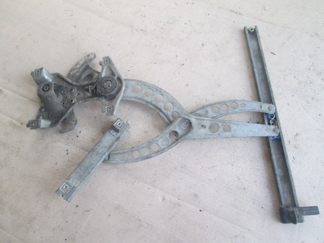 Стеклоподъемник передний правый Volkswagen Passat B3 1988-1993 3A0837402B Б/У