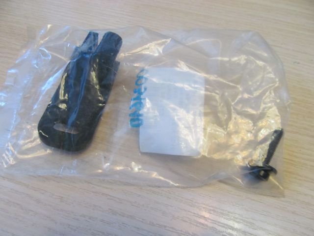 Крепление фары правое Audi A5 8T 2008-2016 8T0998122 новая