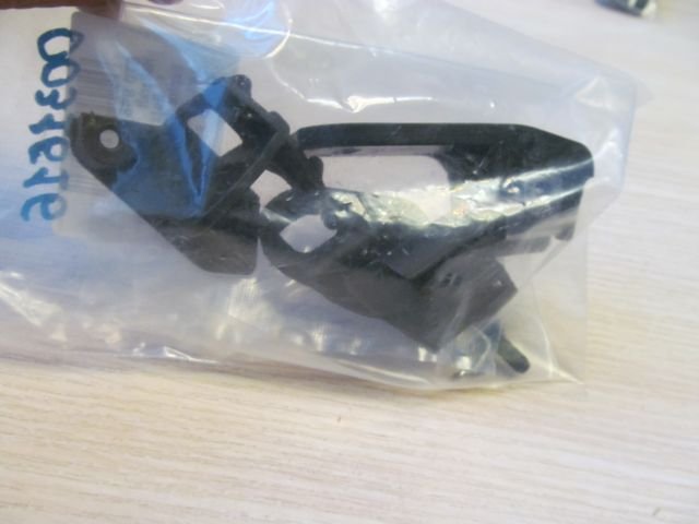 Крепление фары правое Audi A5 8T 2008-2016 8T0998122A новая