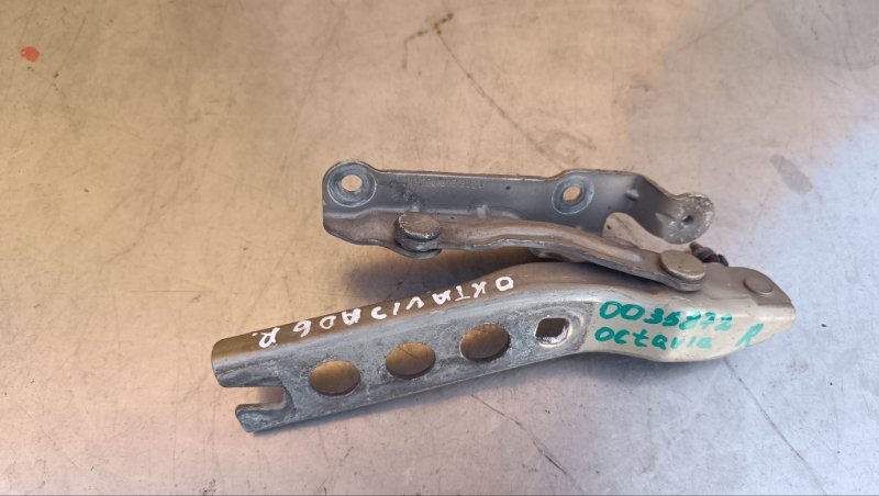 Петля капота правая Skoda Octavia A5 2004-2013 Петля капота правая Skoda Octavia A5 2004-2013