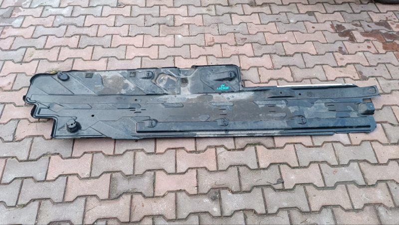 Защита правая Mercedes Benz C204 СЕДАН