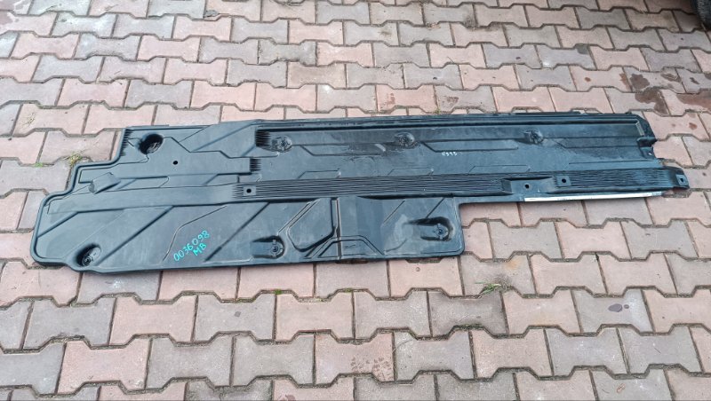 Защита правая C204 2013 СЕДАН