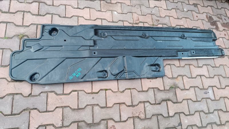 Защита правая C204 2013 СЕДАН