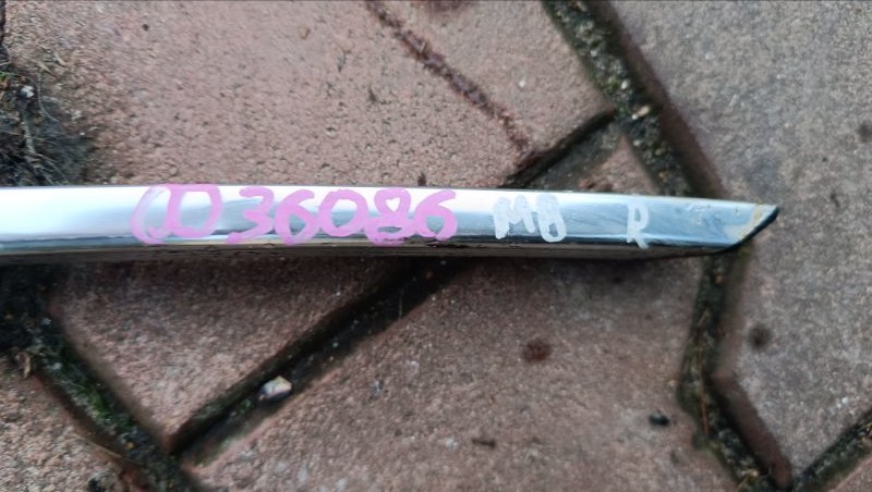 Молдинг крыши правый C204 2013 СЕДАН