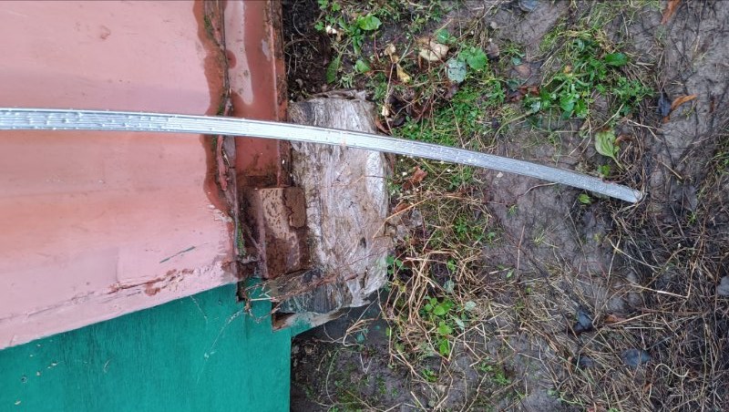 Молдинг крыши правый C204 2013 СЕДАН