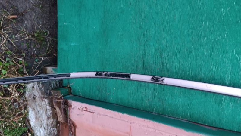 Молдинг крыши правый C204 2013 СЕДАН