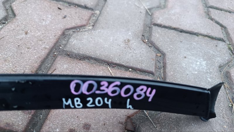 Молдинг крыши левый C204 2013 СЕДАН Молдинг крыши левый C204 2013 СЕДАН