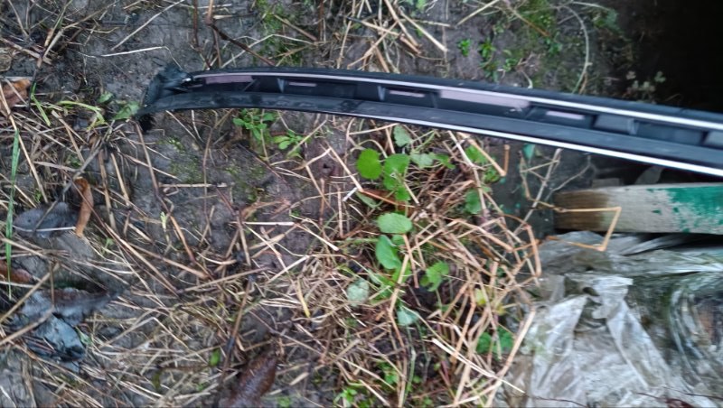 Молдинг крыши левый C204 2013 СЕДАН Молдинг крыши левый C204 2013 СЕДАН