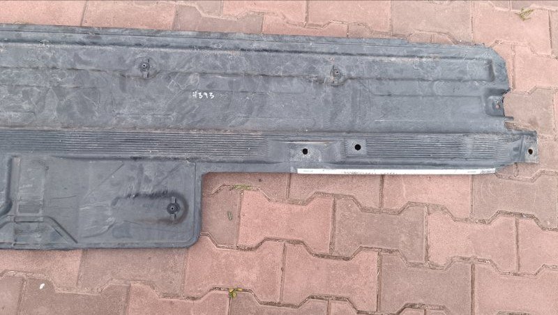 Защита правая C204 2013 СЕДАН