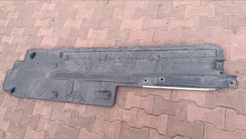 Защита правая C204 2013 СЕДАН