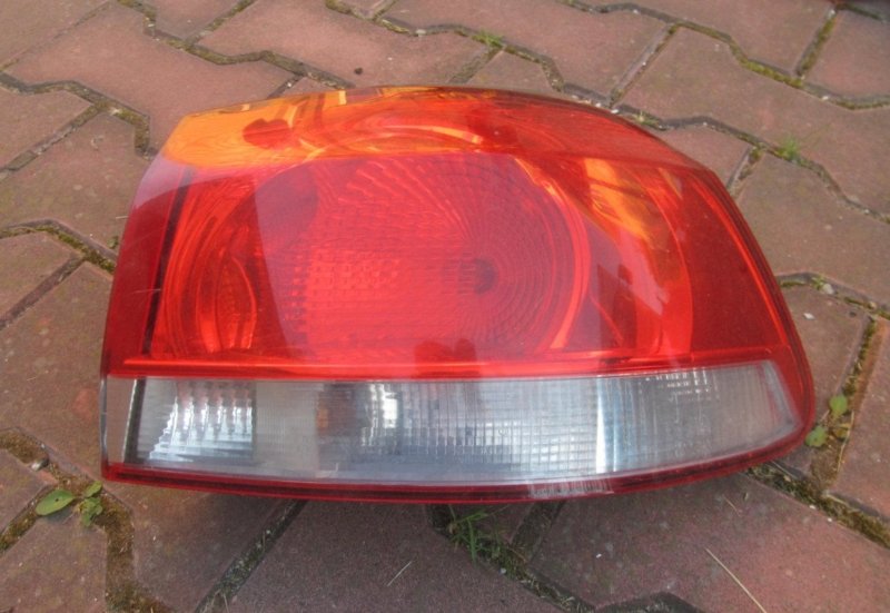 Запчасть фонарь правый Volkswagen Golf 6 2009-2013 5K0945096E Б/У Фонарь правый Volkswagen Golf 6 2009-2013 5K0945096E Б/У