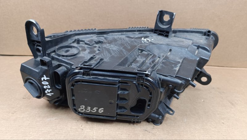 Фара передняя правая A6 C6 2005-2011