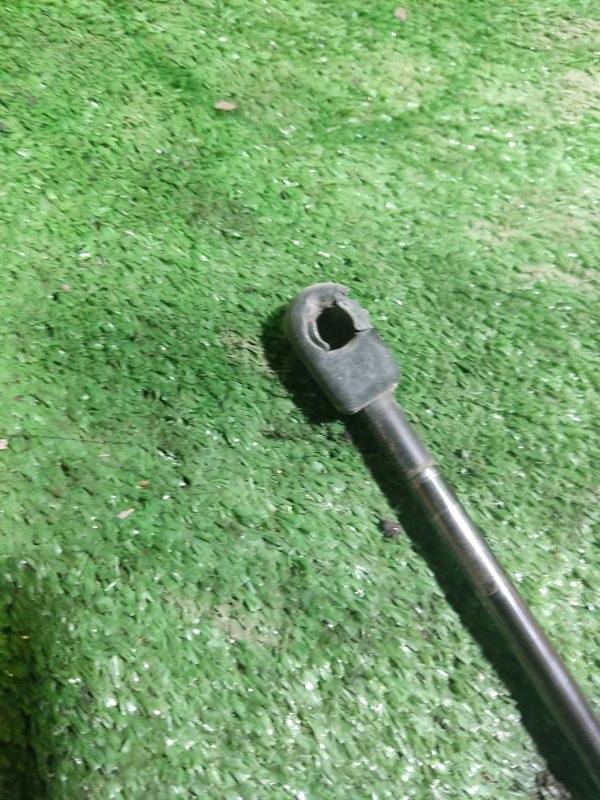 Амортизатор двери багажника Hyundai Getz Рестайлинг 1.4 Амортизатор двери багажника Hyundai Getz Рестайлинг 1.4