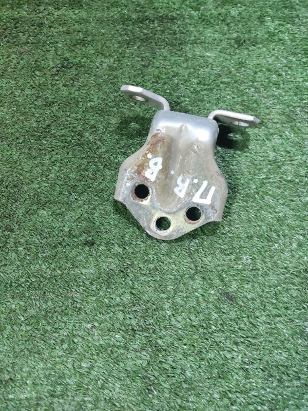 Запчасть петля двери передняя правая Hyundai Sonata 006 Б/У Петля двери передняя правая Hyundai Sonata 006 Б/У