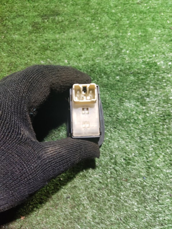 Кнопка стеклоподъемника Hyundai Accent 2