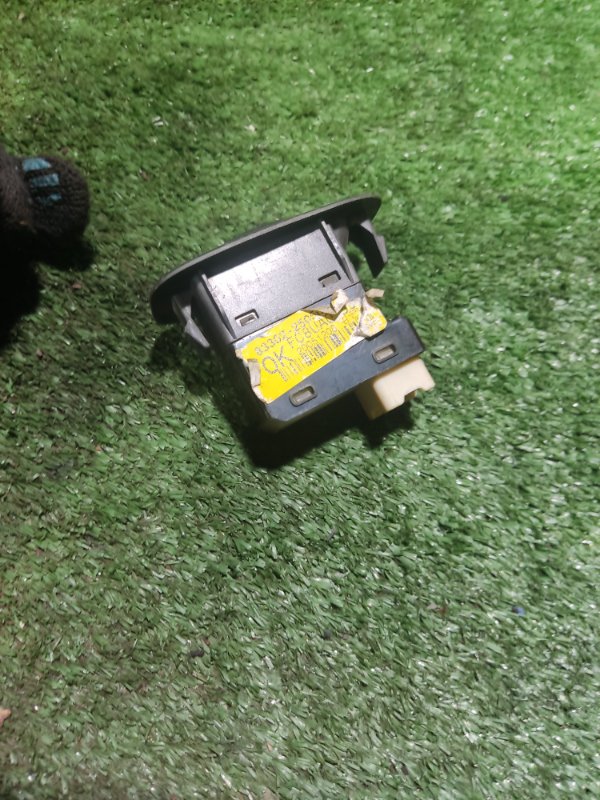 Кнопка стеклоподъемника Accent 2