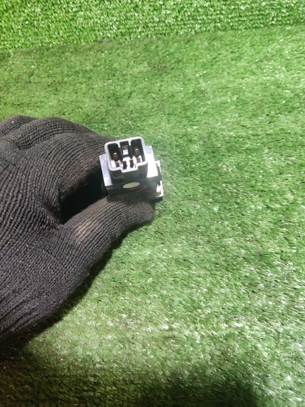 Кнопка обогрева заднего стекла Hyundai Accent 2 Кнопка обогрева заднего стекла Hyundai Accent 2