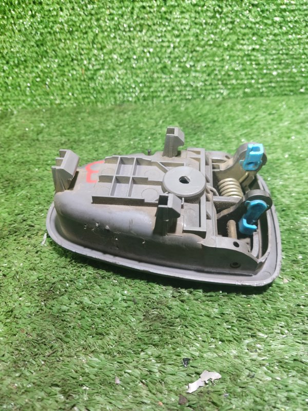 Ручка двери внутренняя правая Hyundai Accent 2 Ручка двери внутренняя правая Hyundai Accent 2