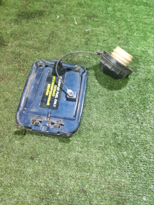 Лючок бензобака Hyundai Accent 2 Лючок бензобака Hyundai Accent 2