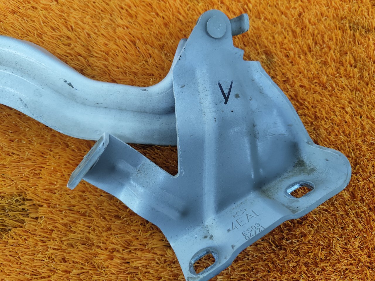 Петля капота левая Nissan Qashqai 2 (J11) MR20