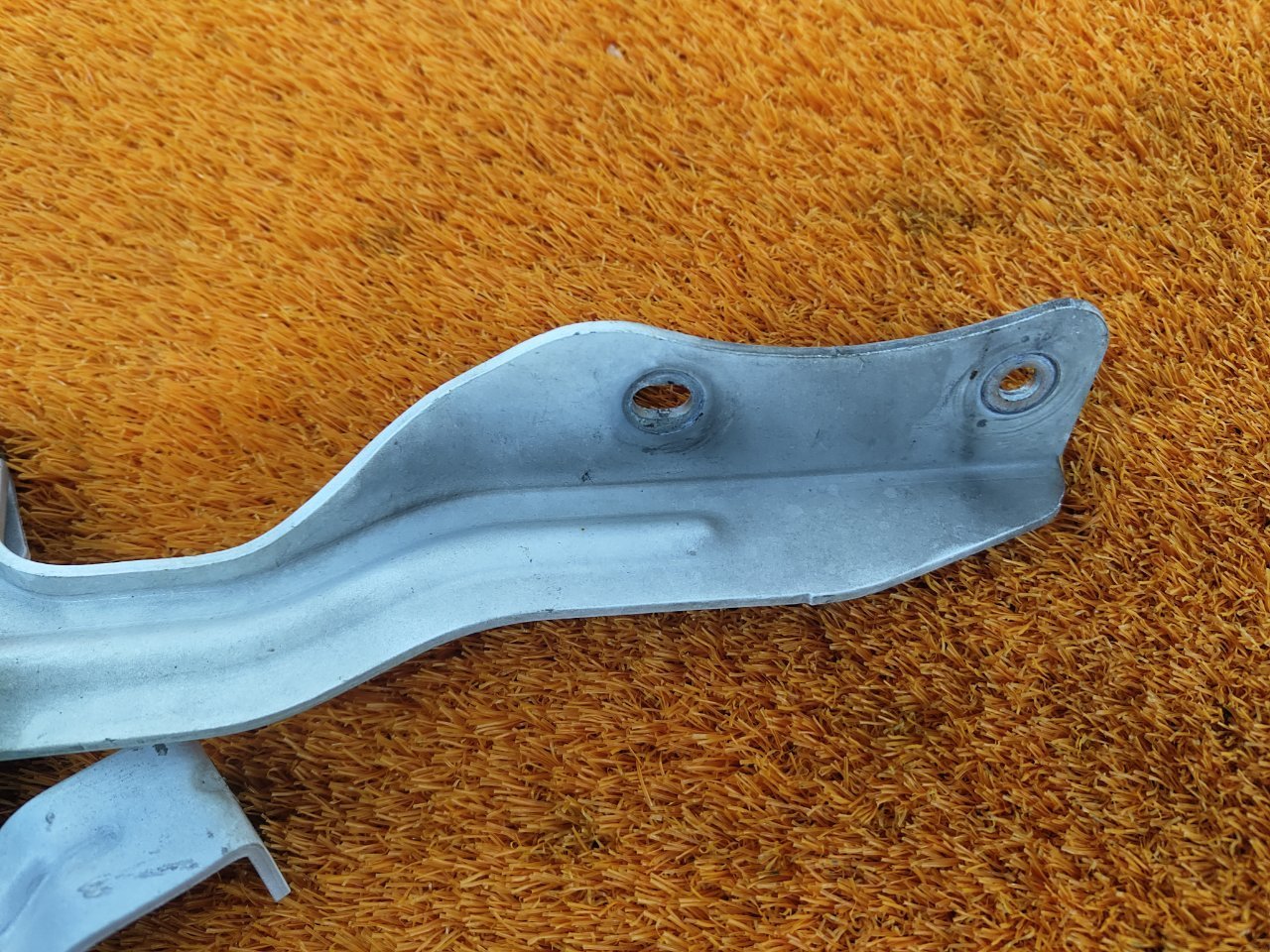 Петля капота левая Qashqai 2021 2 (J11) MR20