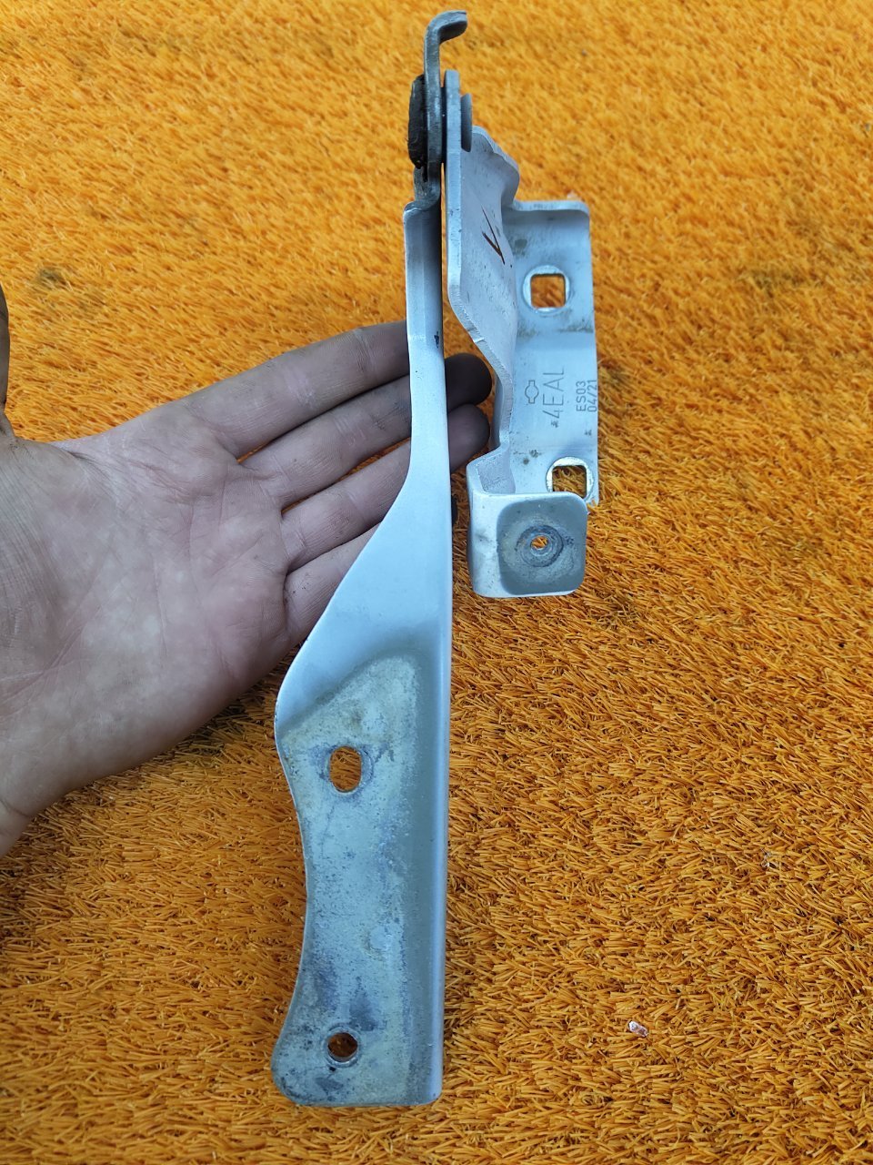 Петля капота левая Qashqai 2021 2 (J11) MR20