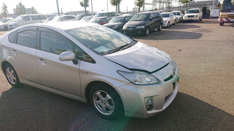 Автомобиль Toyota Prius ZVW30 2ZR-FXE 2010 года в разбор