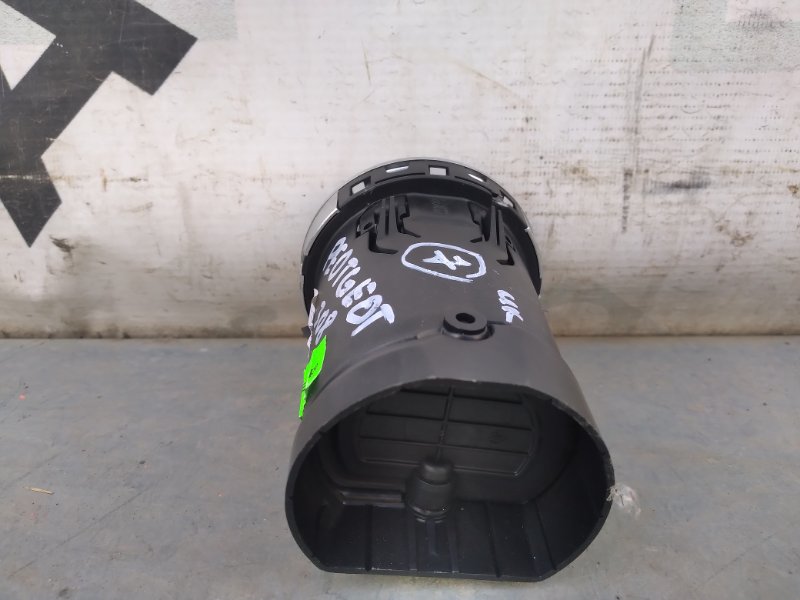 Дефлектор воздуховода 308 2007 1.6 EP6 Дефлектор воздуховода 308 2007 1.6 EP6