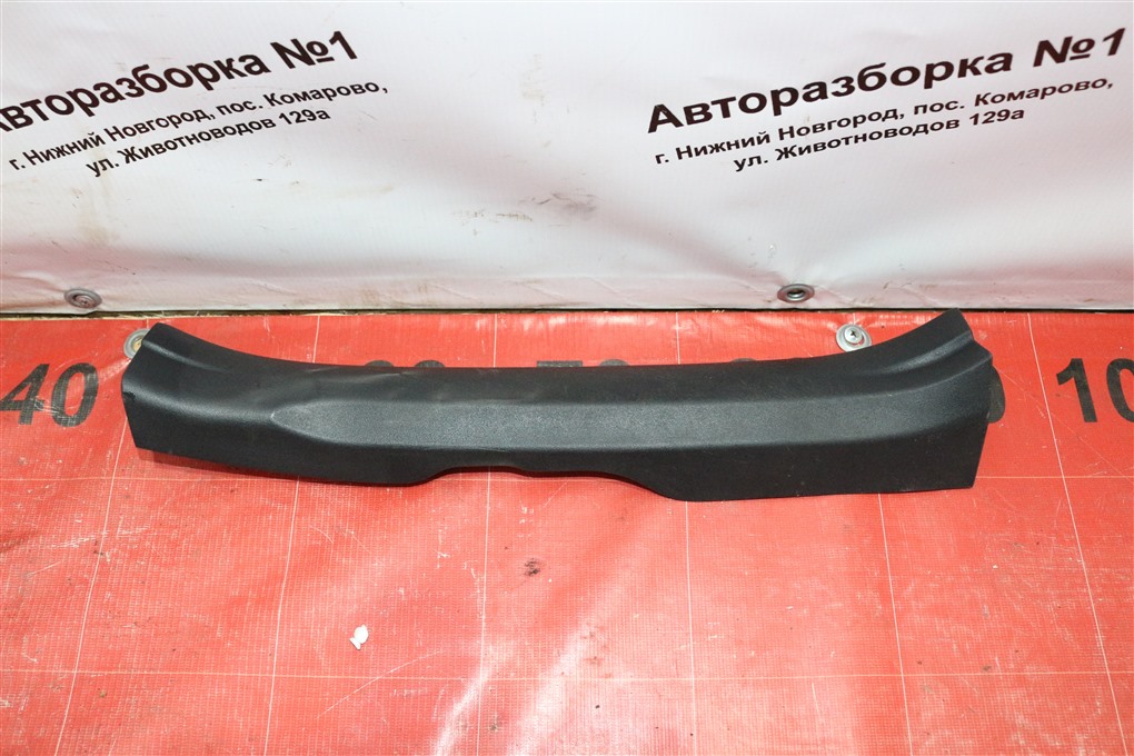 Накладка на порог салона задняя левая Toyota Auris 2008 150 1ZRFE 6791612020B1 контрактная