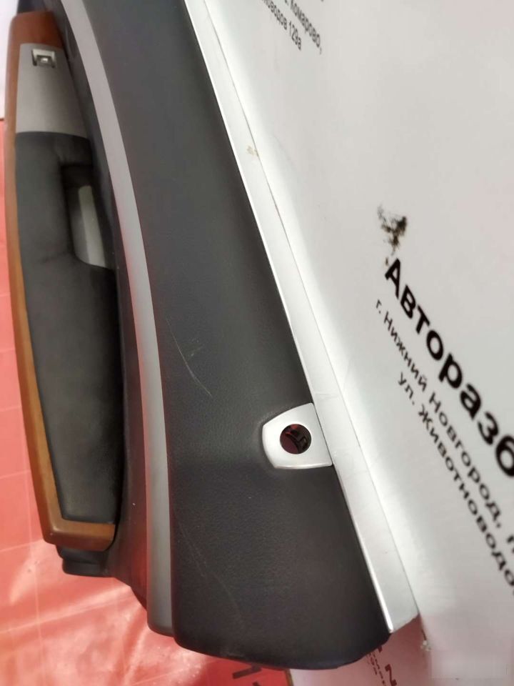 Обшивка двери передняя правая BMW 7 E65 Обшивка двери передняя правая BMW 7 E65