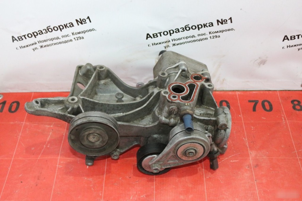 Кронштейн генератора Audi A4 06H903143H Б/У