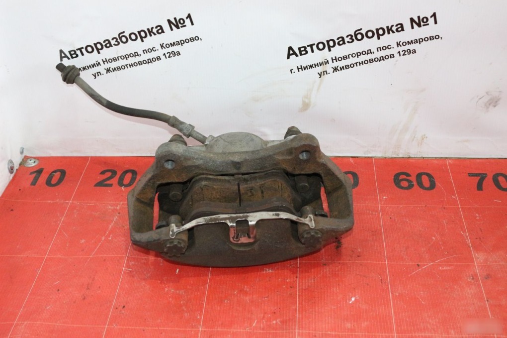 Суппорт передний правый A4