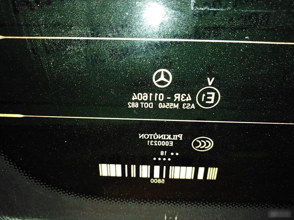 Стекло багажника G W463
