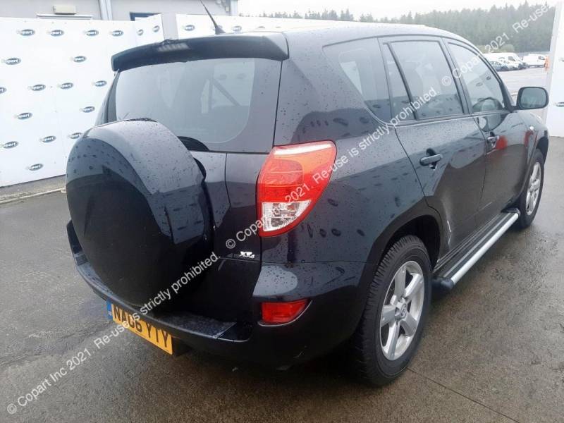 Суппорт передний правый RAV4 30 Суппорт передний правый RAV4 30