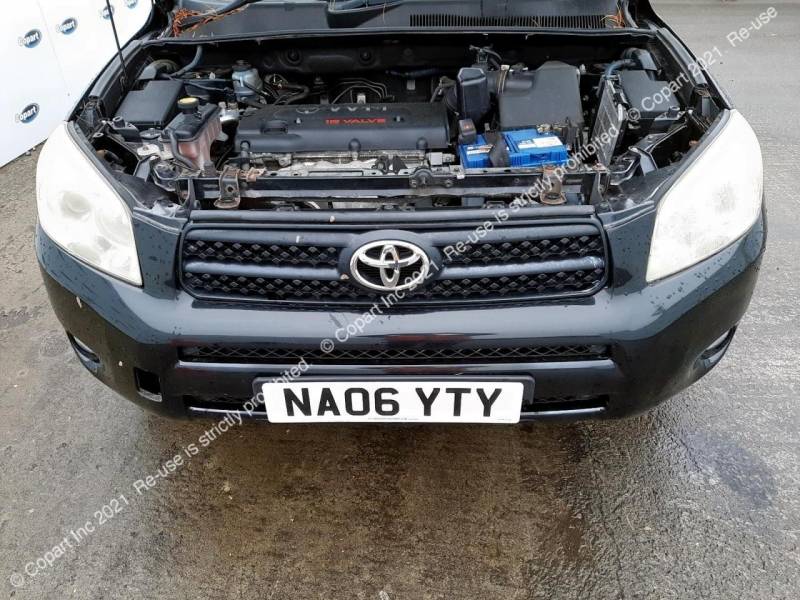 Суппорт передний правый RAV4 30 Суппорт передний правый RAV4 30