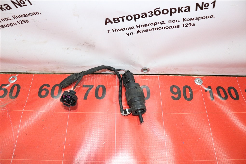 Насос омывателя A4 2011 Седан B8 CDN
