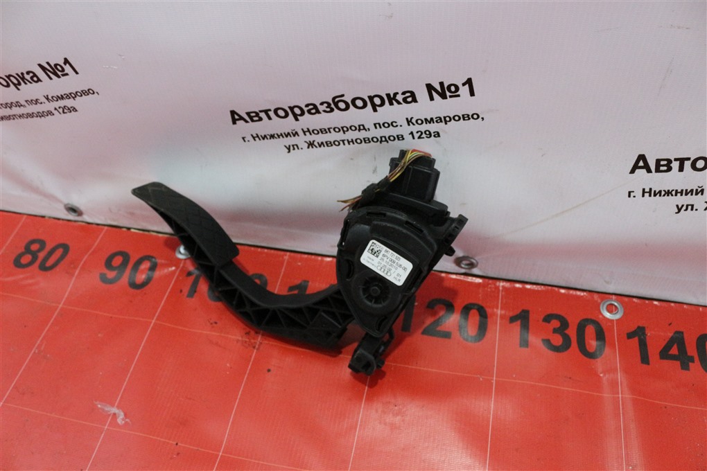 Педаль газа A4 2011 Седан B8 CDN