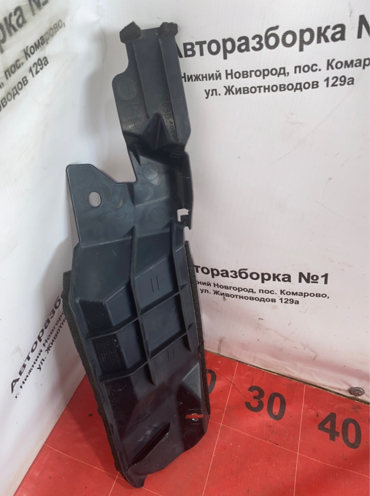 Пыльник крыла передний правый Auris 2007 ZRE151 1ZRFE