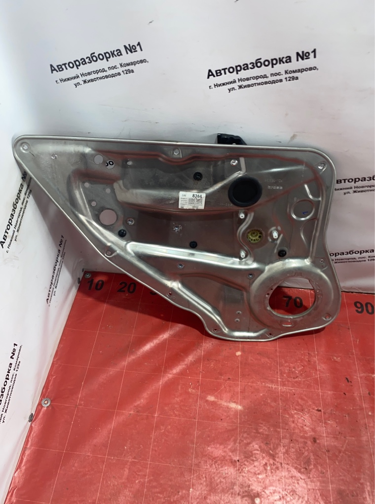 Стеклоподъемник задний левый mercedes-benz C-class 2009 w204 271.950 m271 A2127301779 контрактная