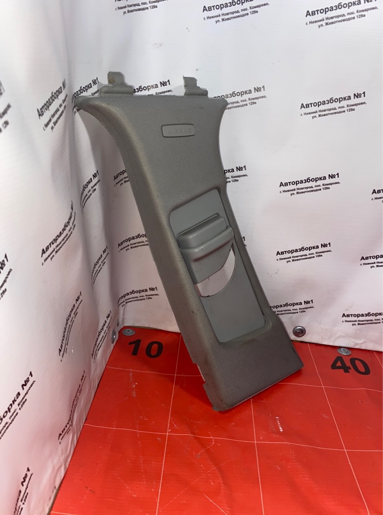 Накладка центральной стойки левая C-class 2009 w204 271.950 m271