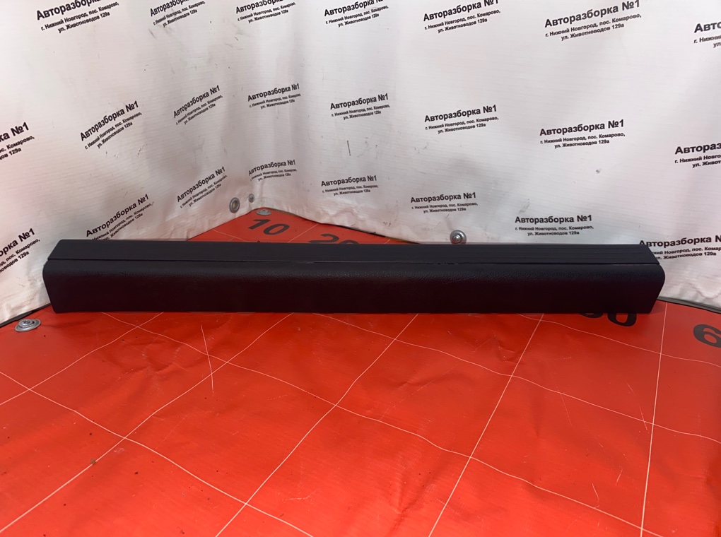 Накладка порога передняя правая mercedes-benz C-class 2009 w204 271.950 m271 a2046860036 контрактная
