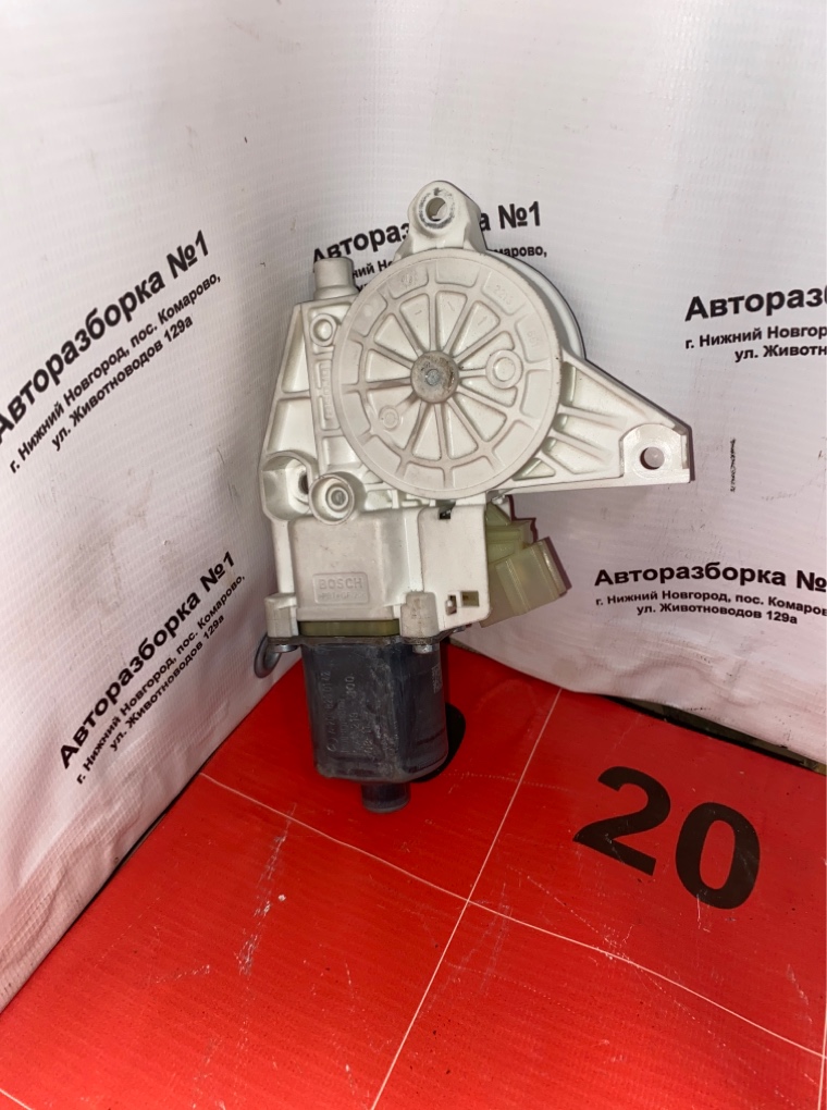 Мотор стеклоподъемника передний левый C-class 2009 w204 271.950 m271