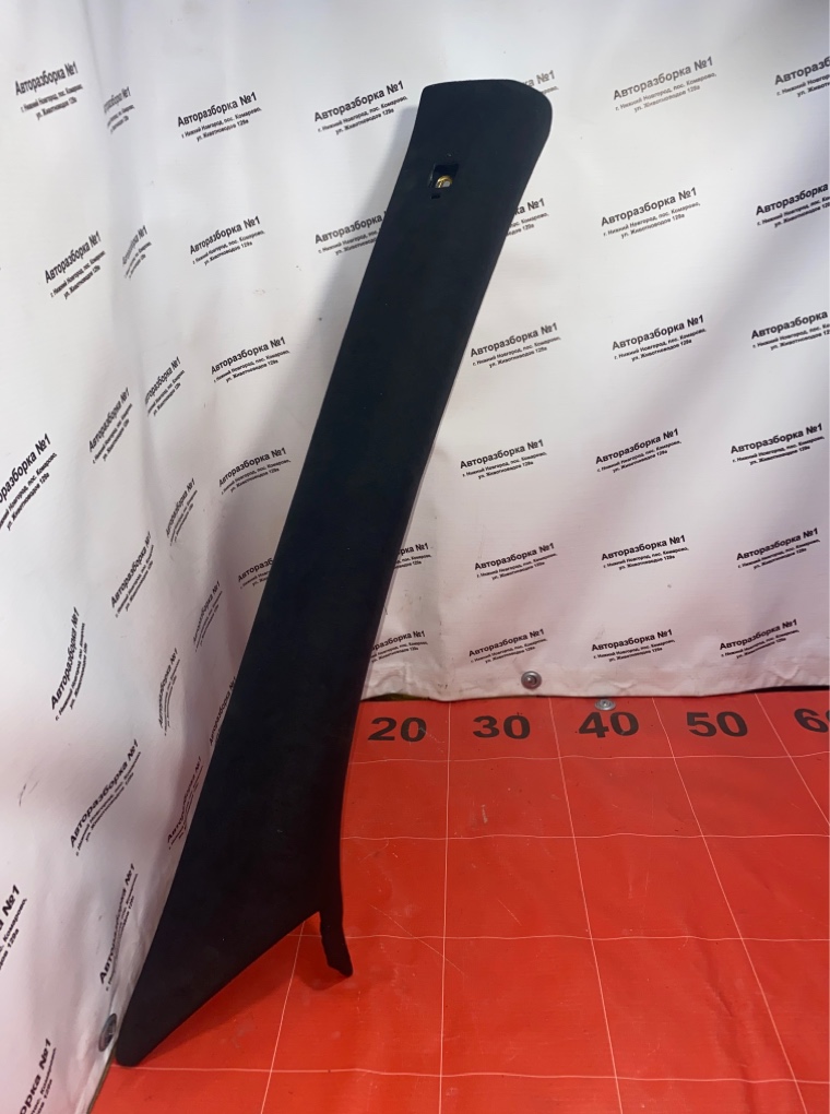 Накладка стойки лобового стекла правая S 2019 X222
