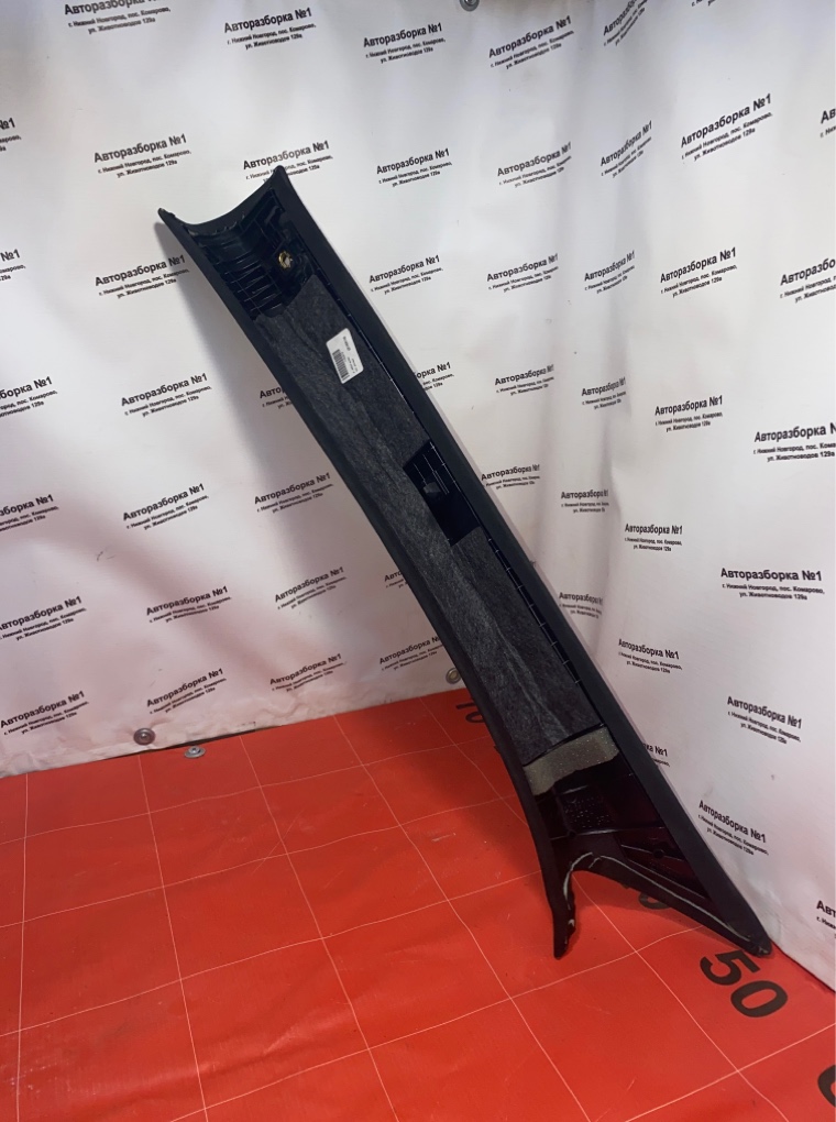 Накладка стойки лобового стекла правая S 2019 X222