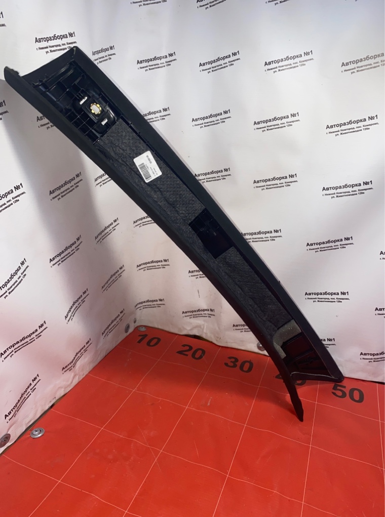Накладка стойки лобового стекла правая S 2019 X222